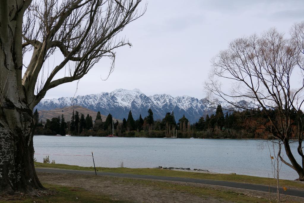Lakeside Motel 3*