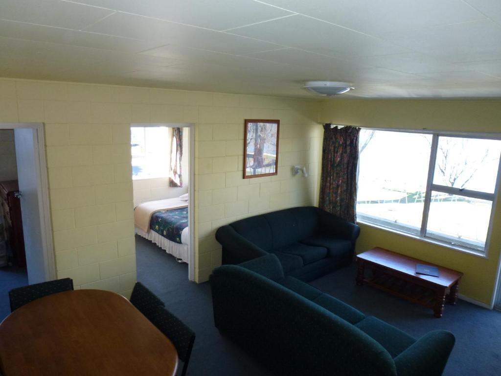Lakeside 3*