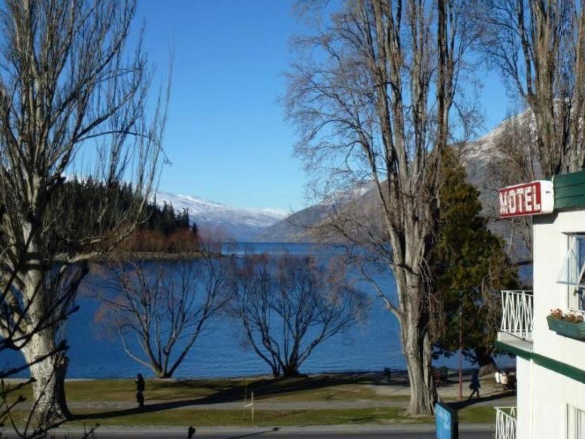 Lakeside 3*
